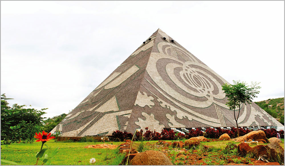 Pyramid Valley Meditation Center International Image