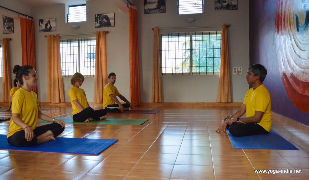 Aananda Yoga 
