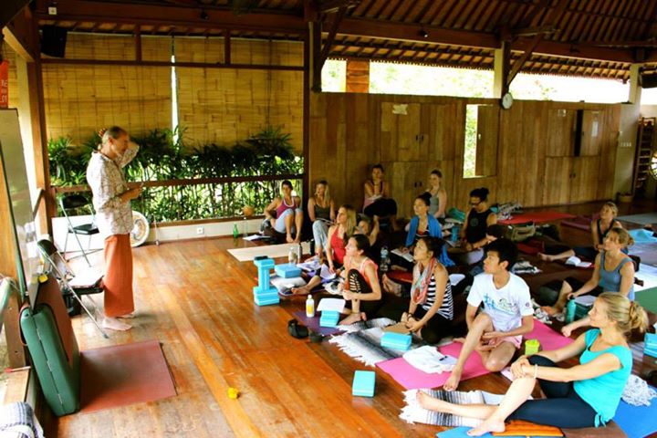 Cat Kabira Yoga Indonesia