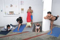 Badri Yoga School 