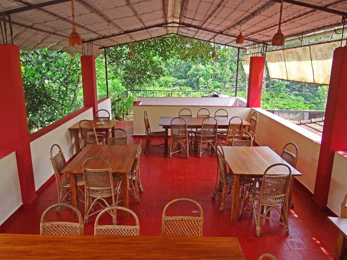 Chrissie's Hotel And Café 