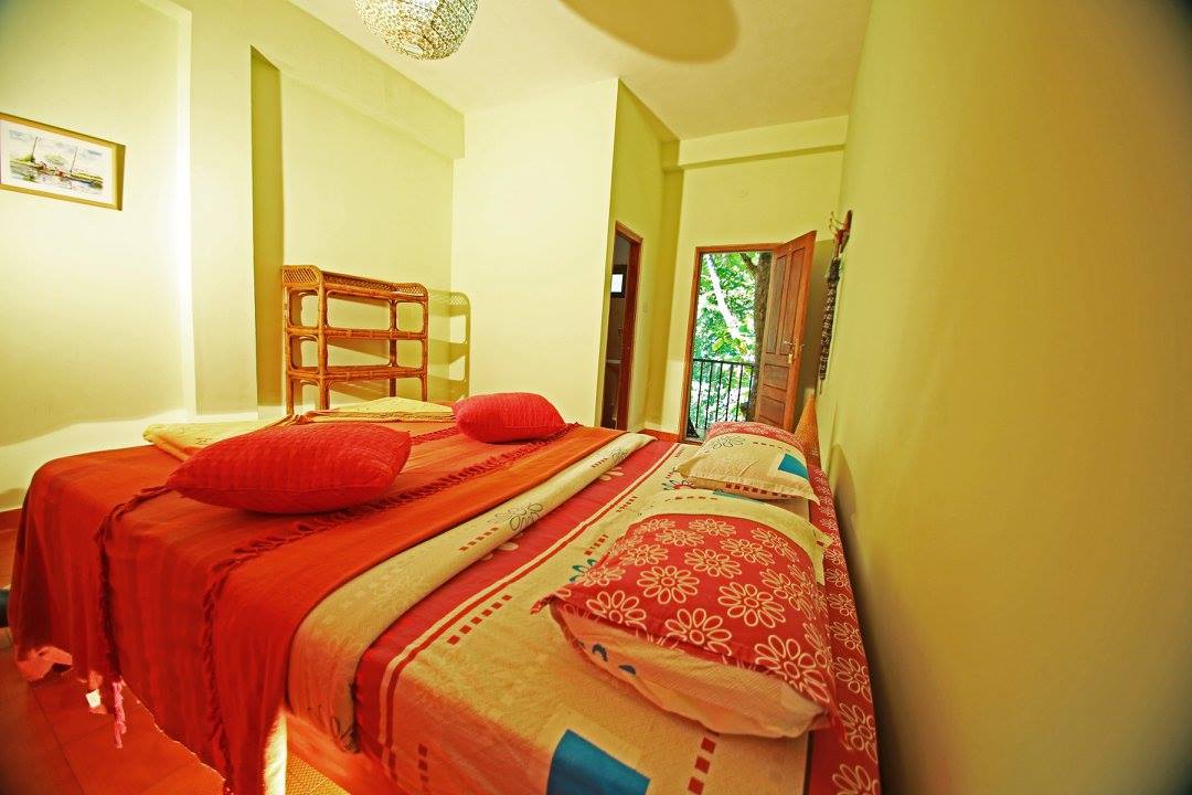 Chrissie's Hotel And Café Thekkady