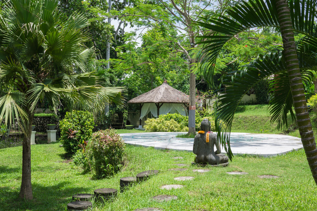 Mondo Lifestyle Surf Resort 
