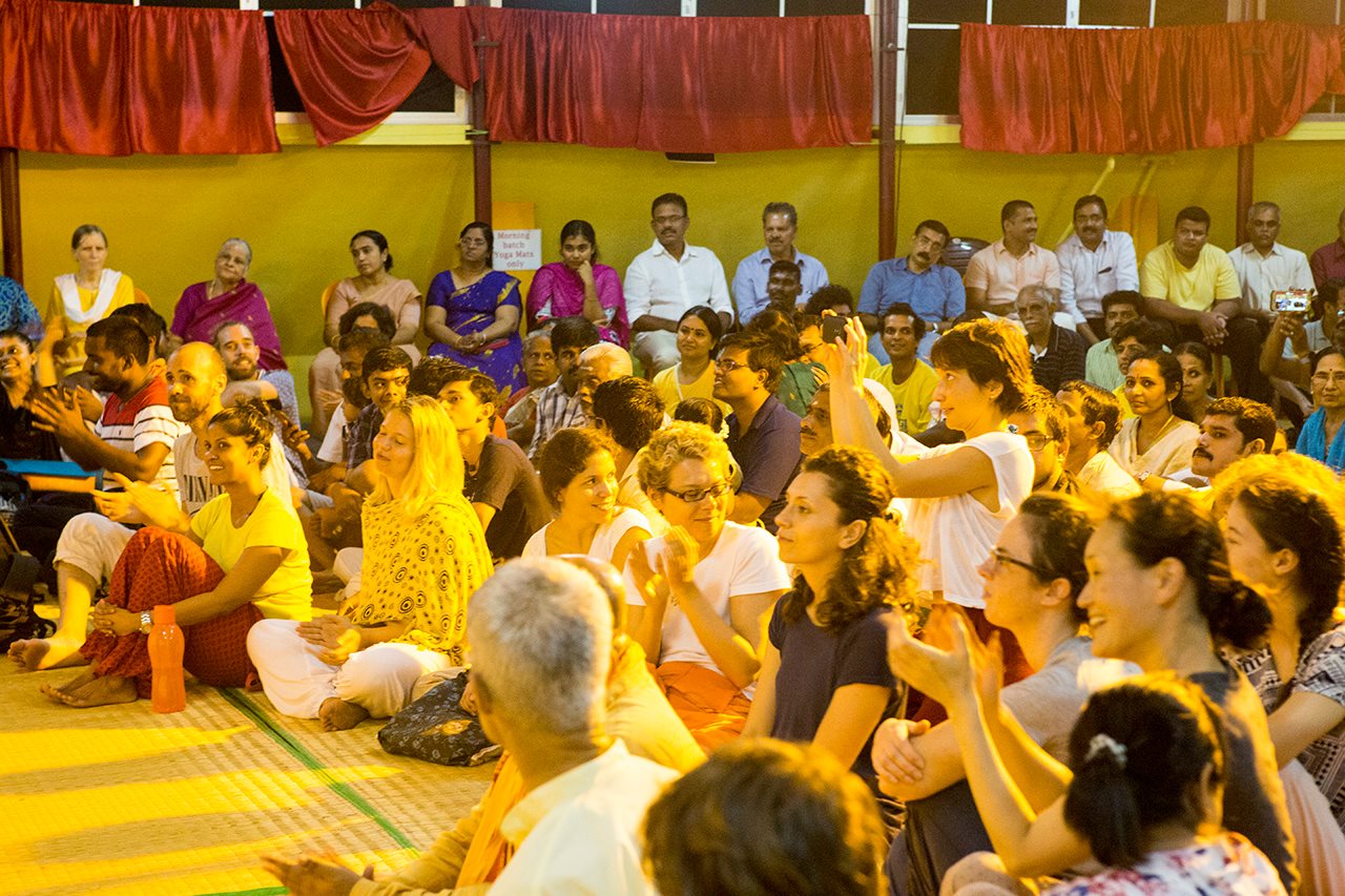 Sivananda Yoga Vedanta Ernakulam India