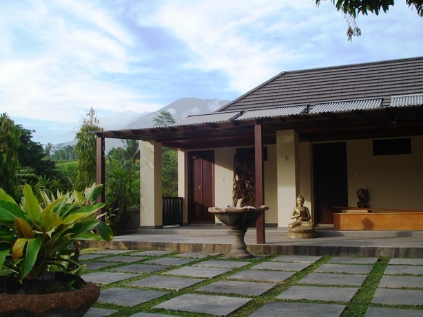 Meditation Ashram Ratu Bali