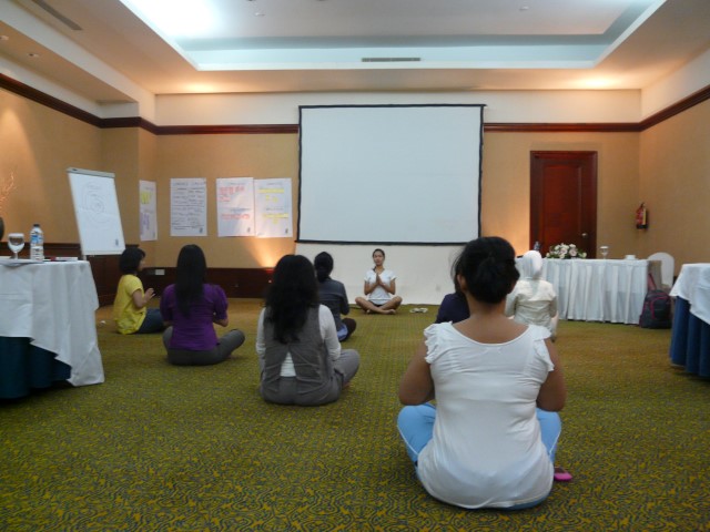 Instruktur Yoga Studio