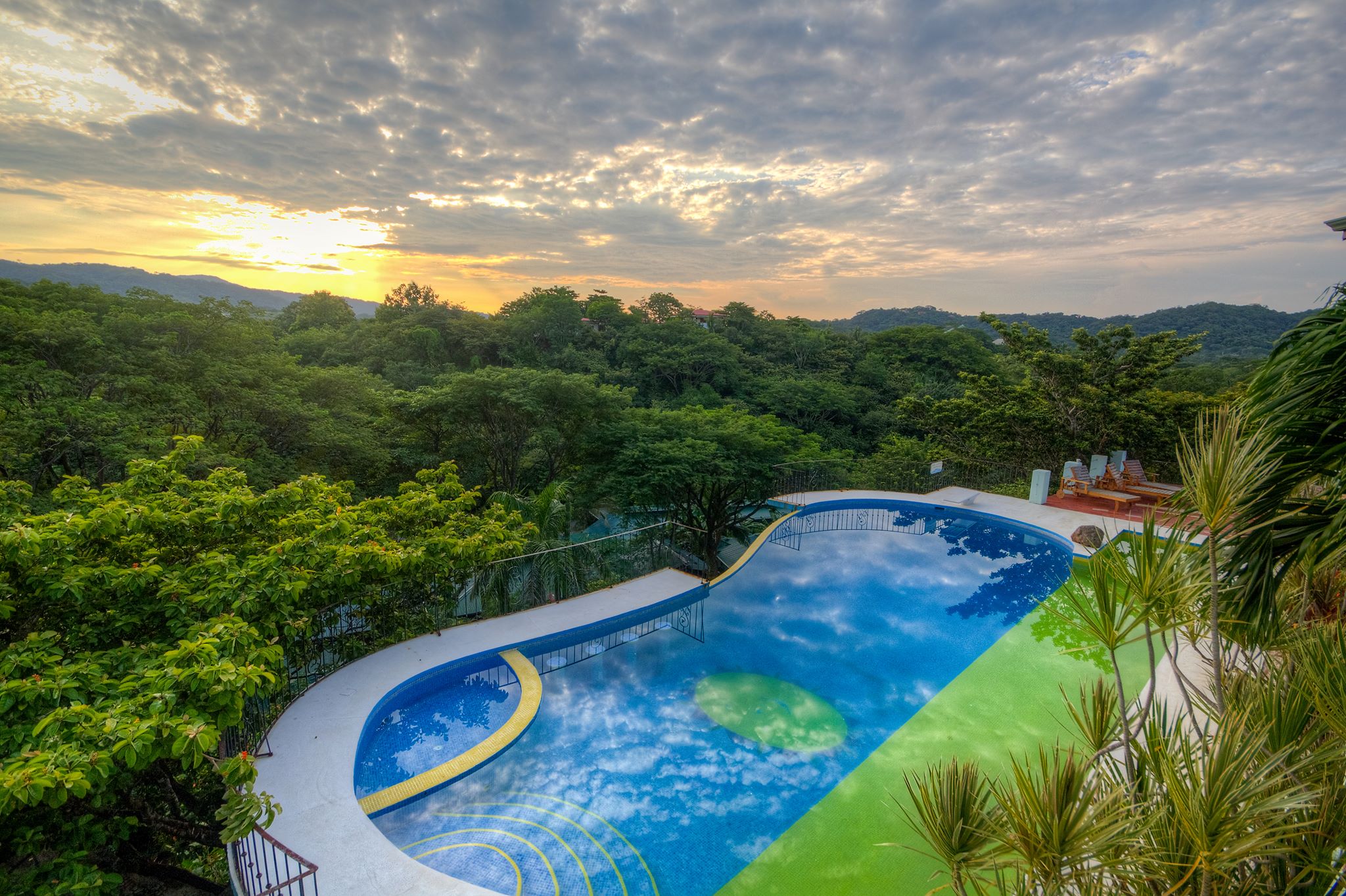 Jungle's Edge Retreat Center 