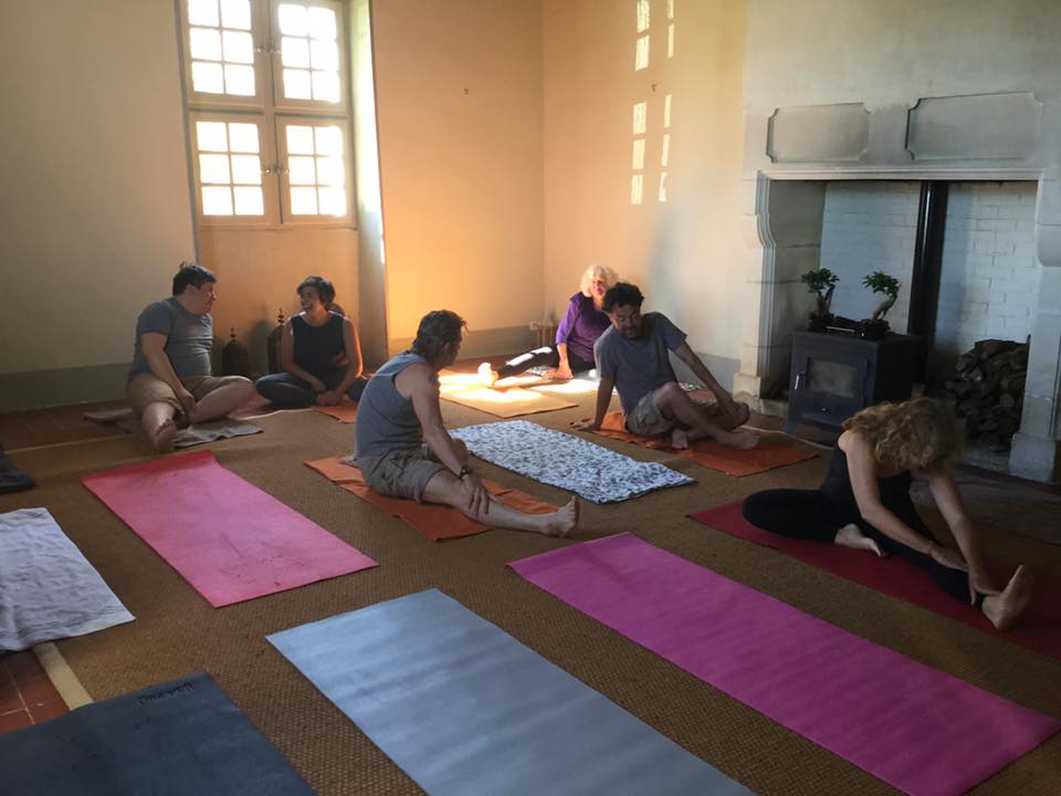 Rainbowlight Yoga Retreat Center Eyres-Moncube