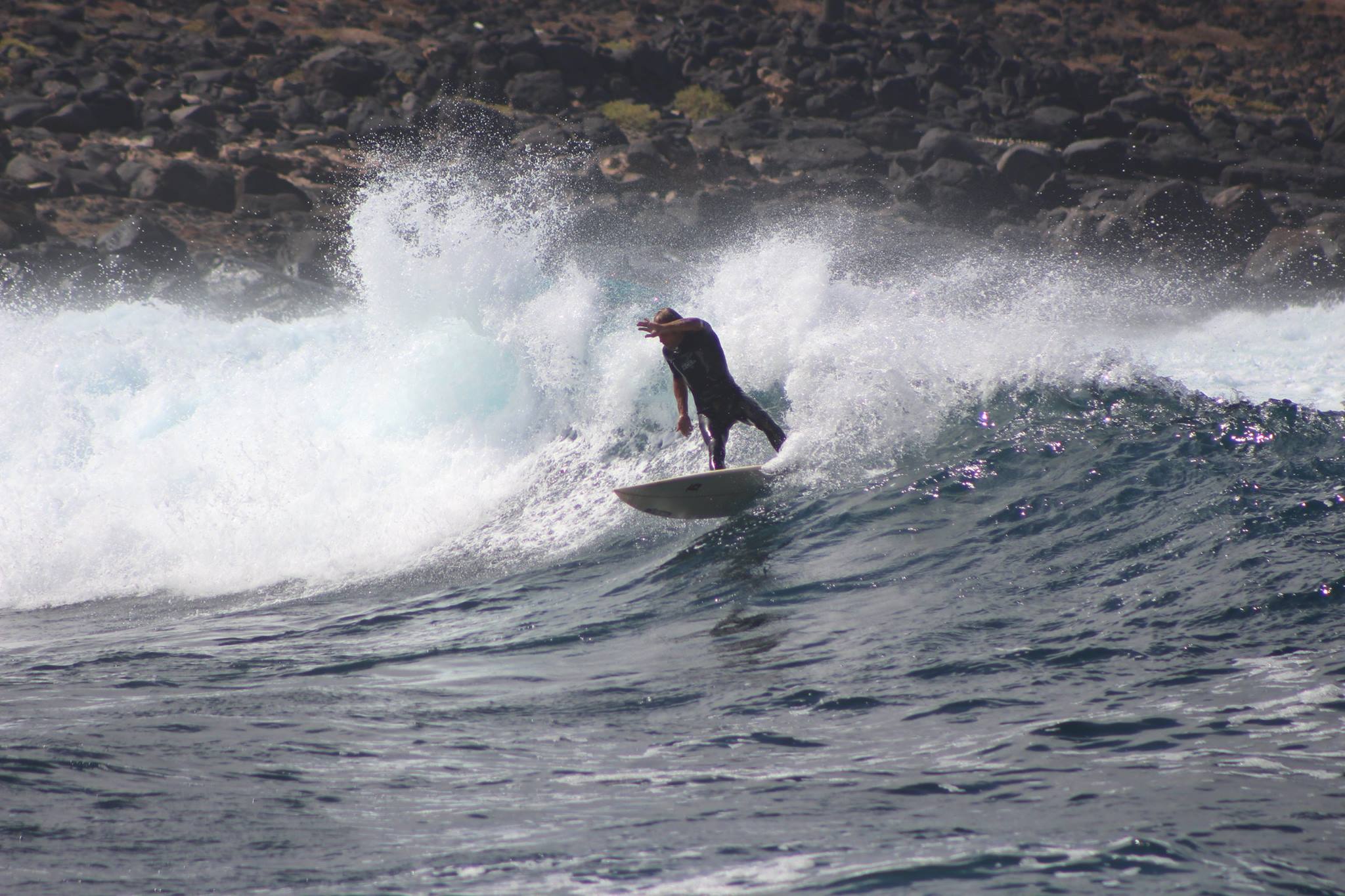 Red Star Surf And Yoga Camp 