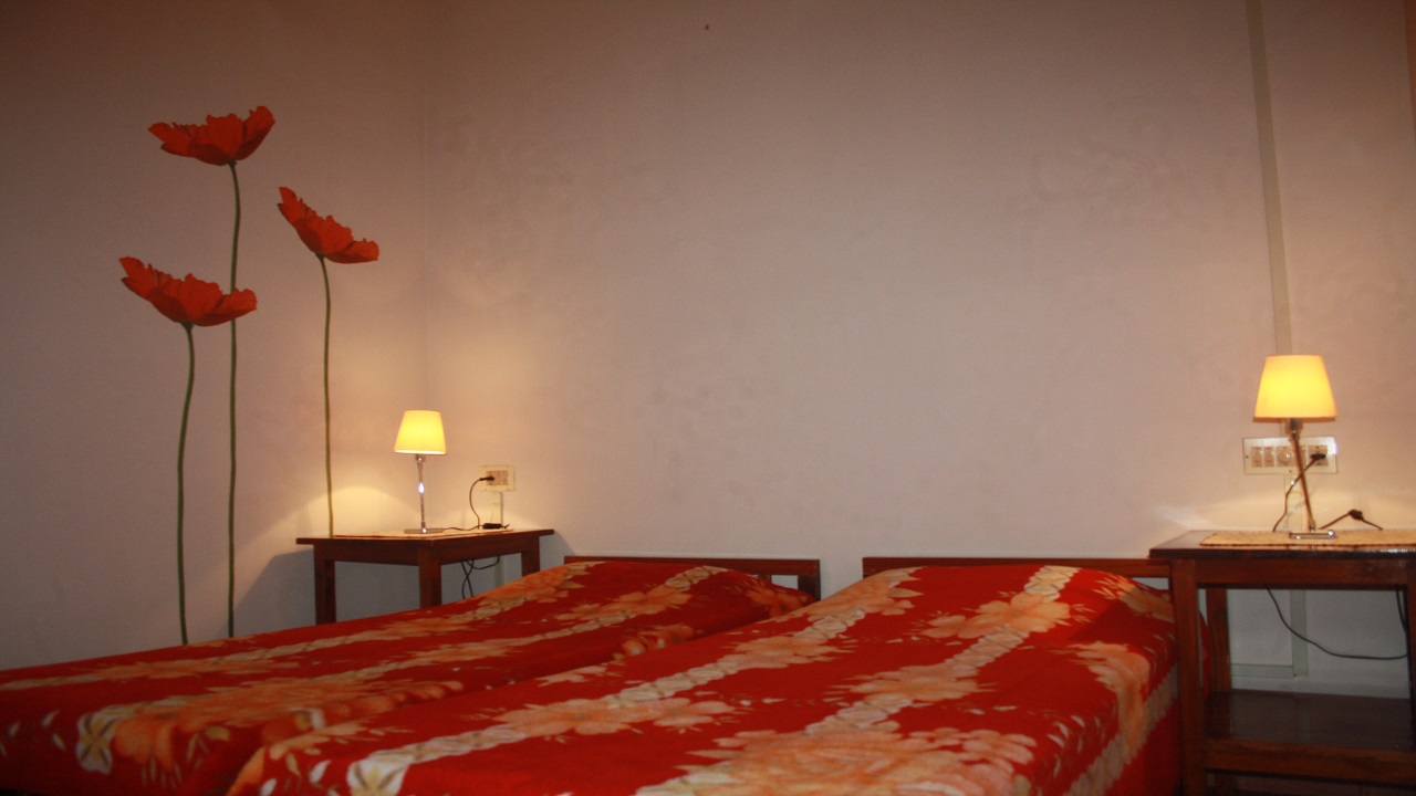 Mundax Homestay Yoga Meditation Retreat 