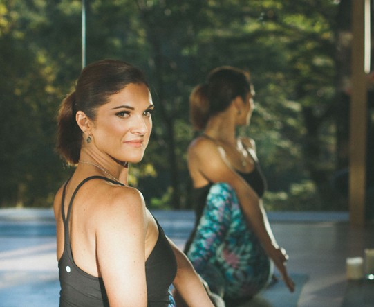 Hot Yoga 