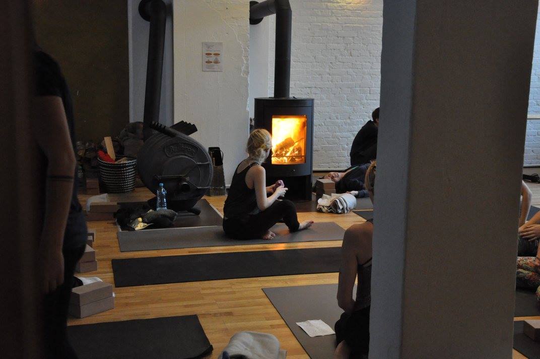 Yellow yoga Berlin