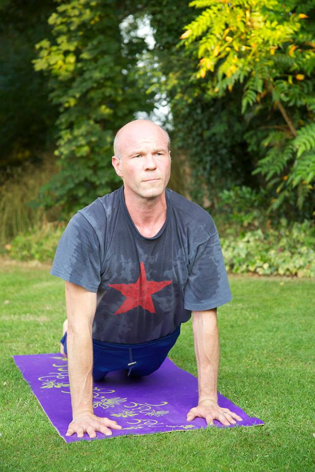 Nicola Theo Yoga 