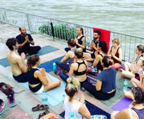 Mantra Yoga School 