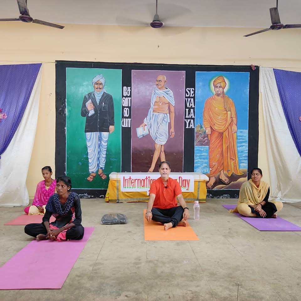 Atma Niranjan Yoga Vidyalaya 