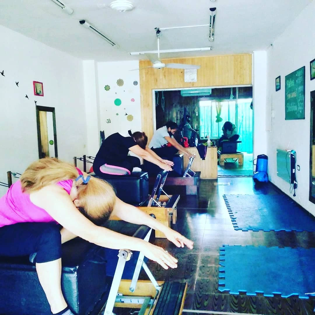 J & E PILATES TRAINING 