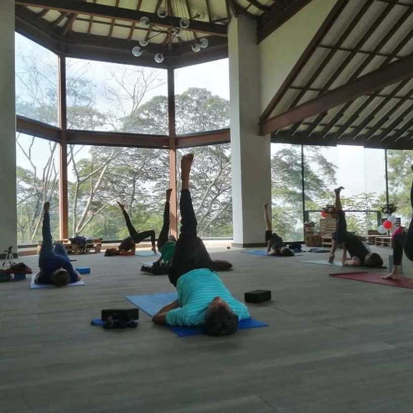 Happy Yoga Medellin 