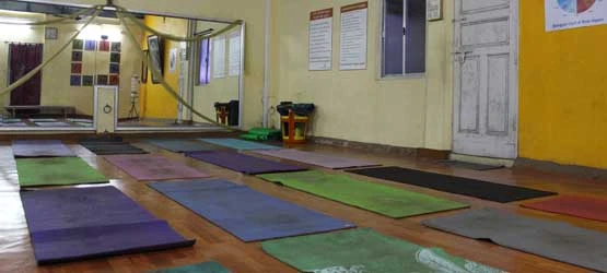 Aura Yoga Center 