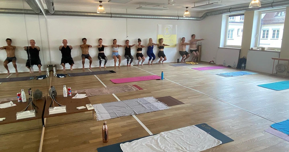 Bikram Hot Yoga Im Tal Munich