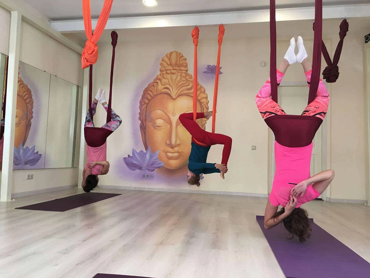 Aeroyoga Studiya Solnechnaya St. Petersburg