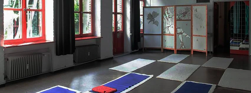 English Yoga Berlin - Yoga in Kreuzberg Berlin