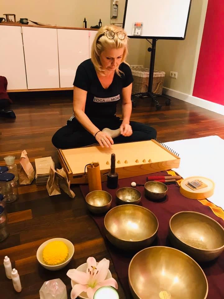 Hot Yoga Berlin - Yoga & More 