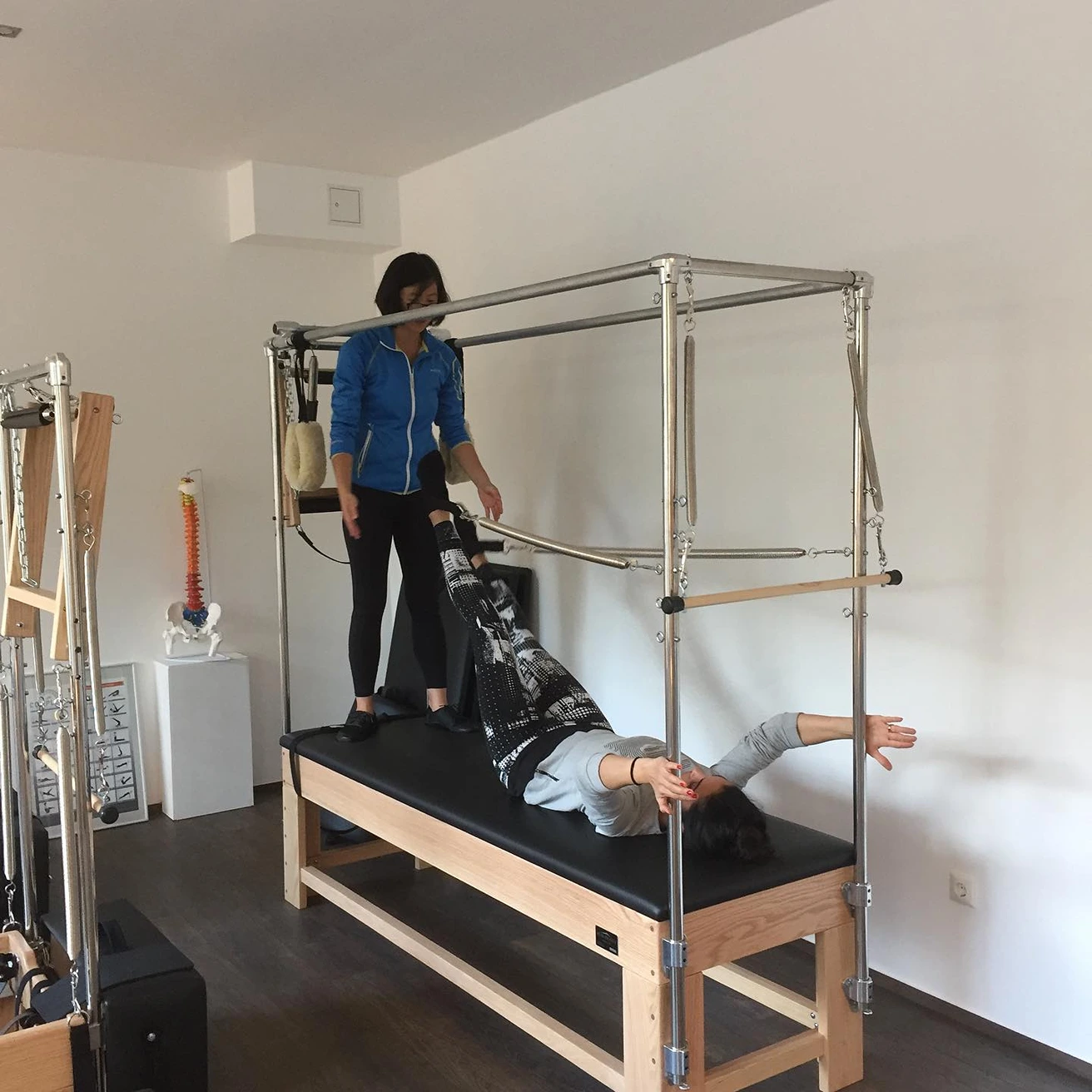 Hundred and Friends - Klassisches Pilates 
