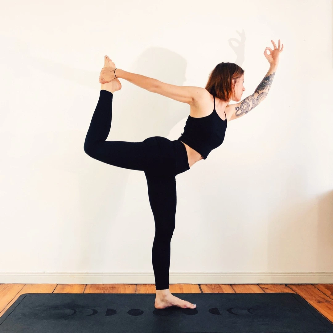 NOMNOMYOGA 