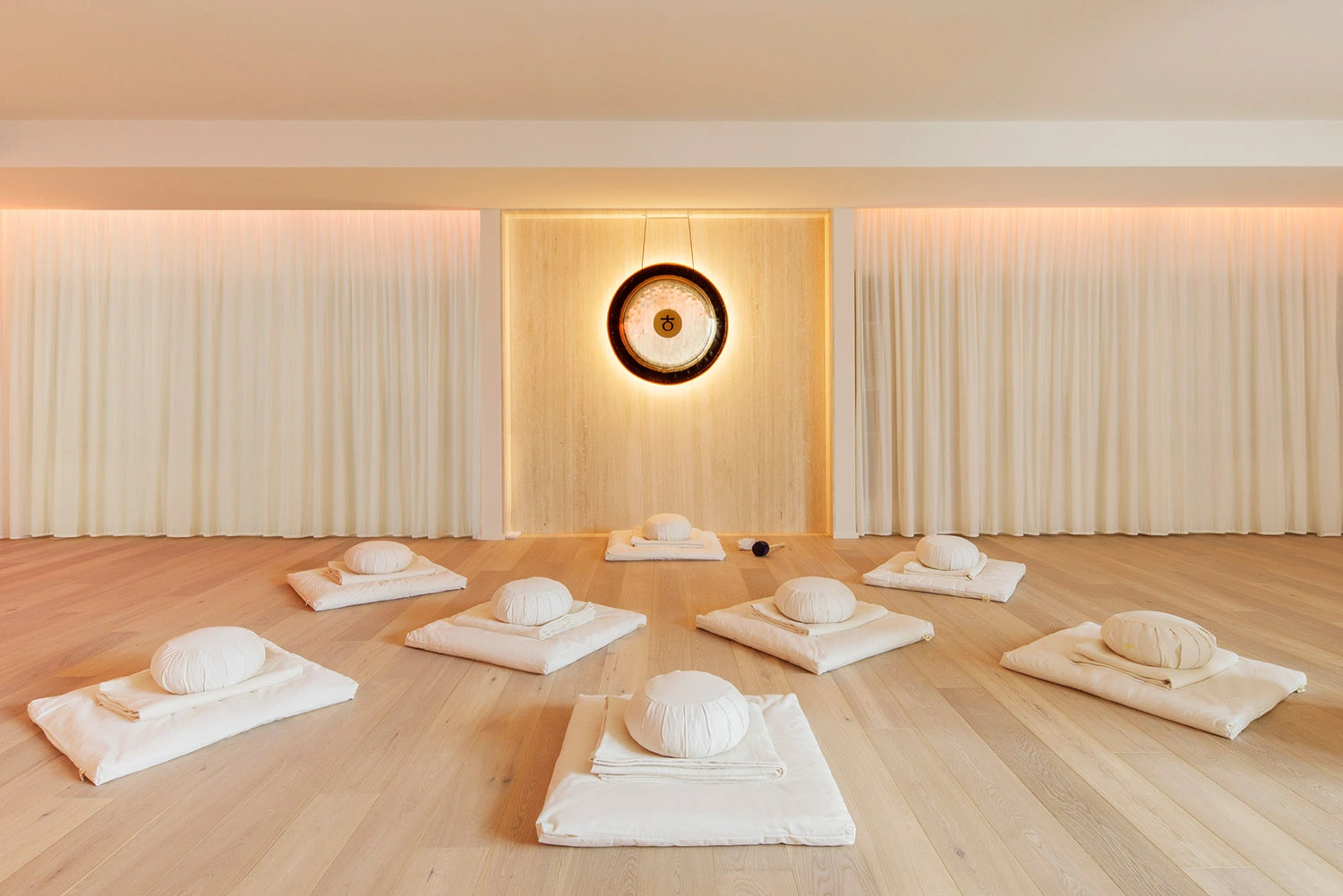 ŌHIA - Find Inner Peace. Yoga & Meditation Courses 