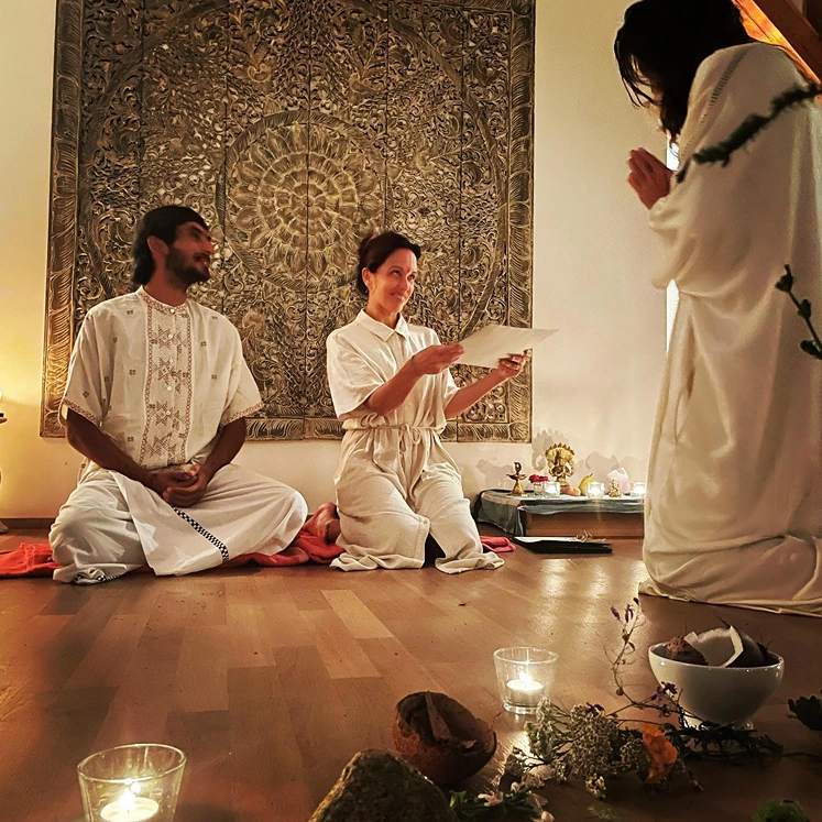 PRACTICE YOGA 