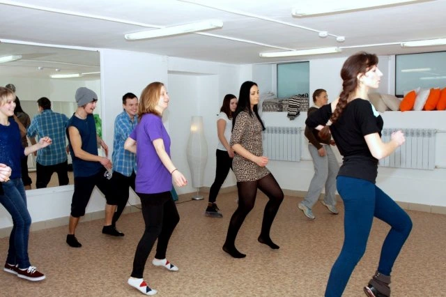 Vozrozhdeniye Yoga Fitnes Tantsy Yedinoborstva