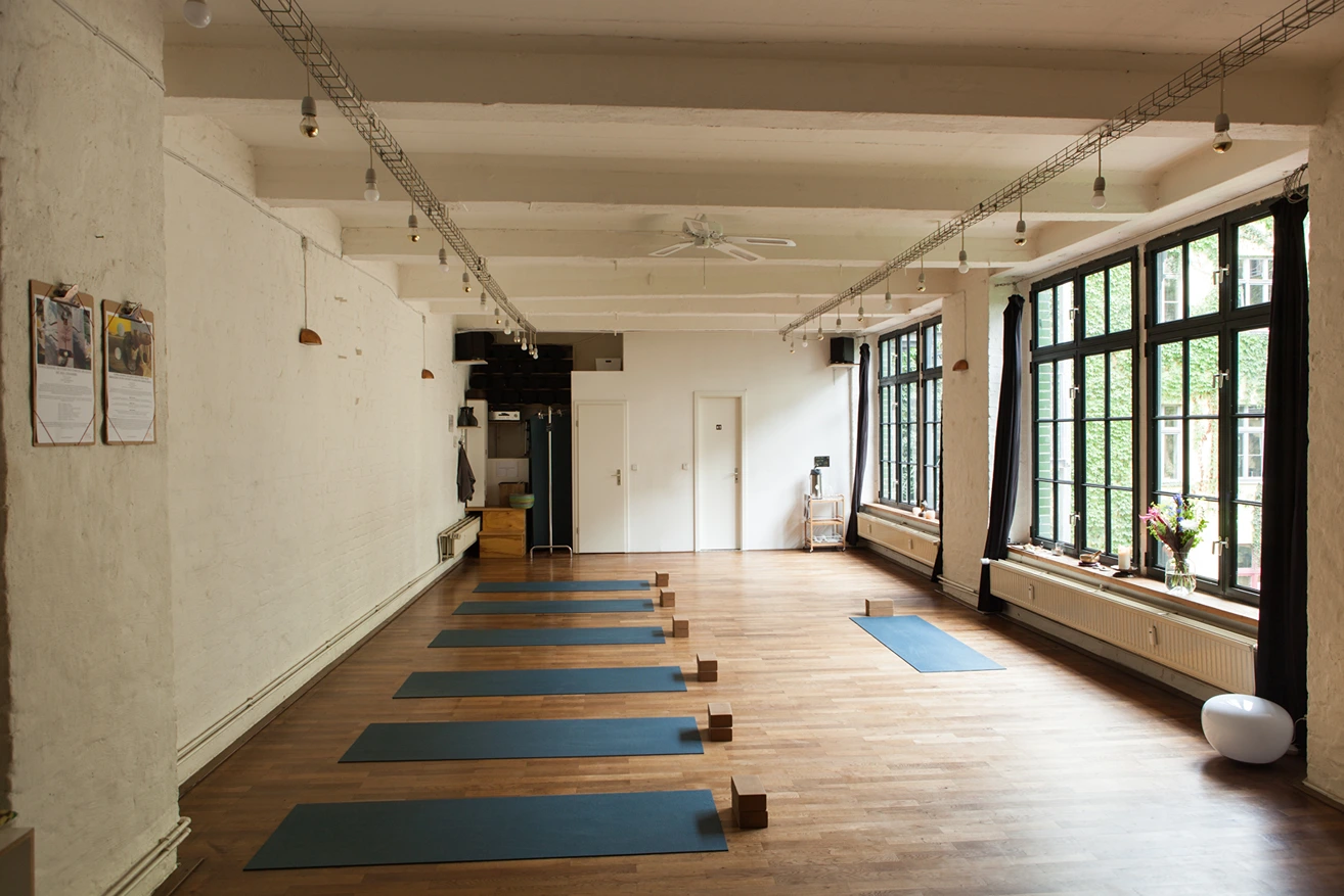 Yellow Yoga - Studio Sonne Germany