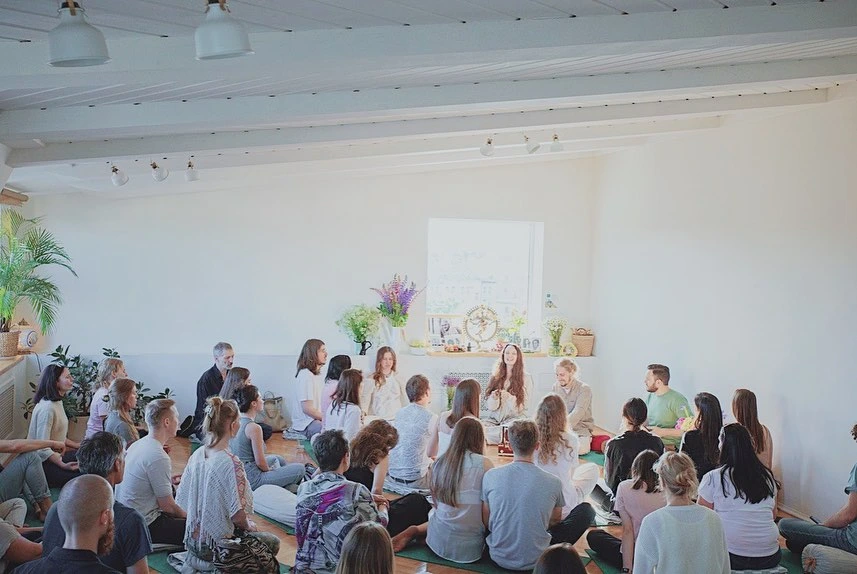 Yoga Family Space 