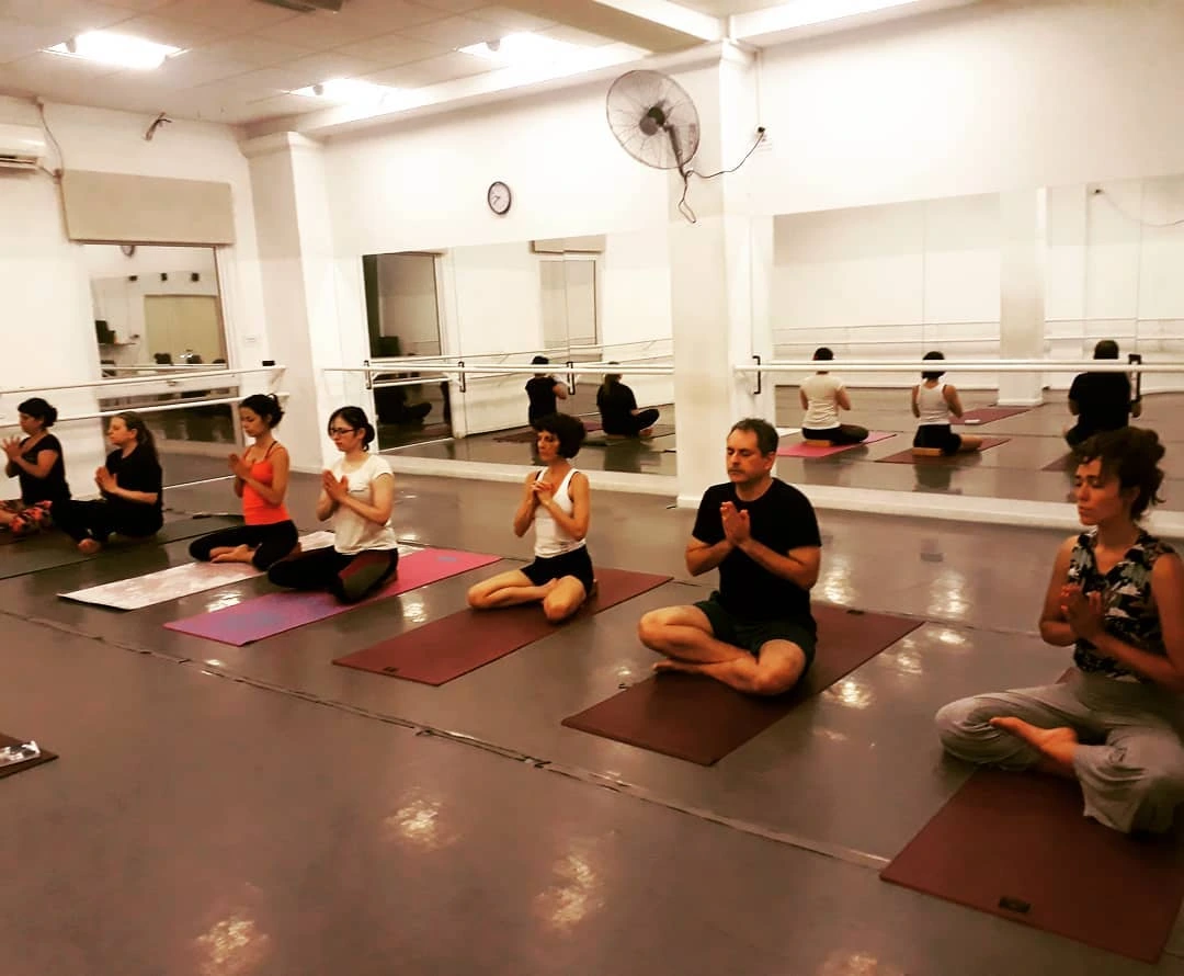 Espacio Interior Holístico Yoga Alineación Yoga Con Propósito Argentina