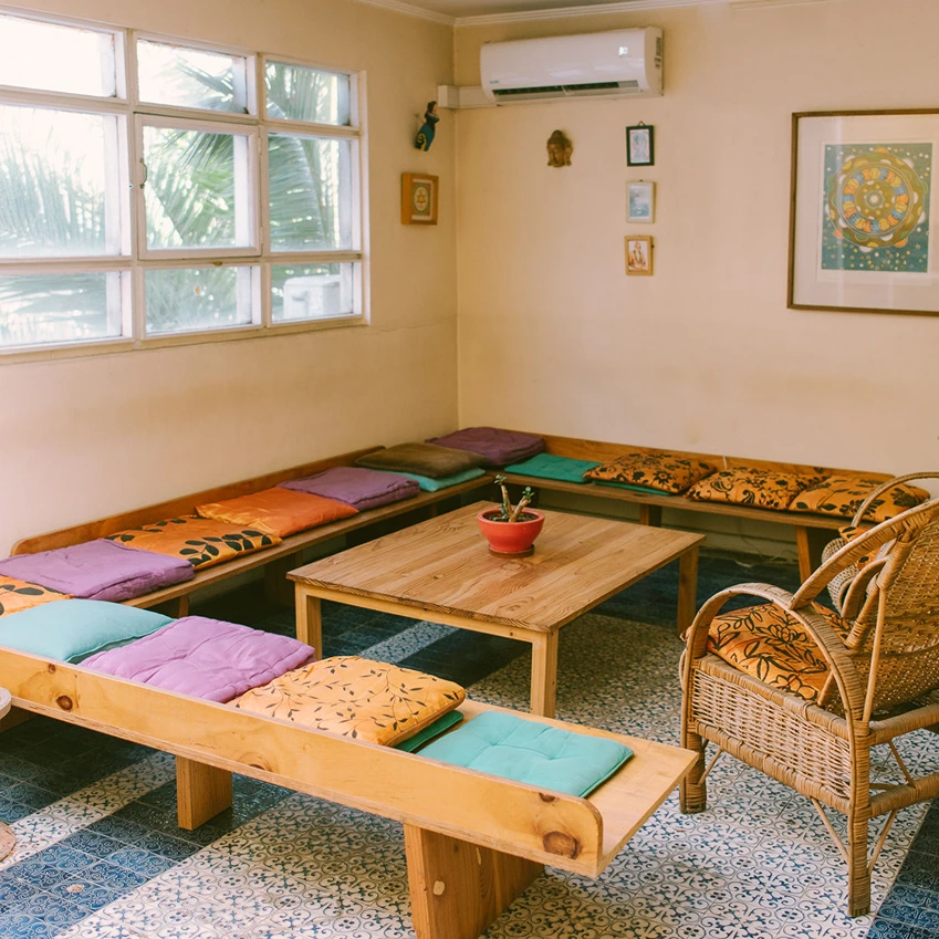 Nueva Escuela De Yoga