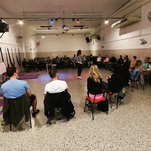 Pyrat centro De Yoga , Meditación Mindfulness . Villa Pueyrredon