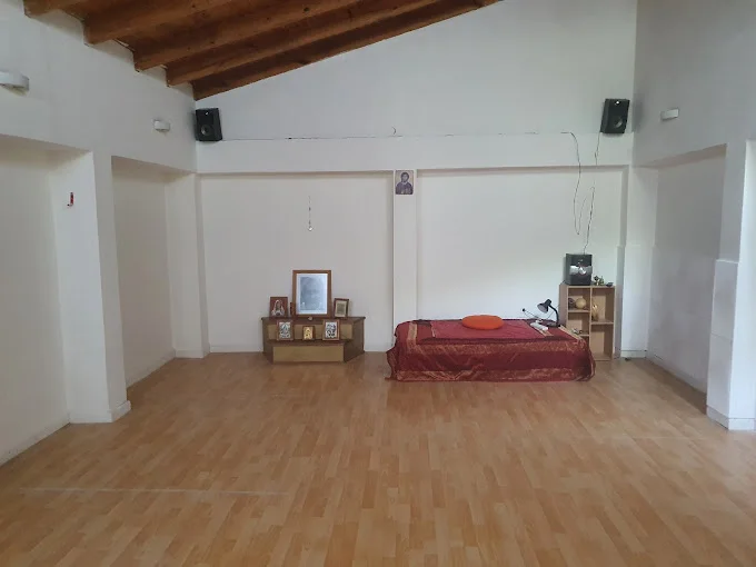 Sadhana Yoga Center 