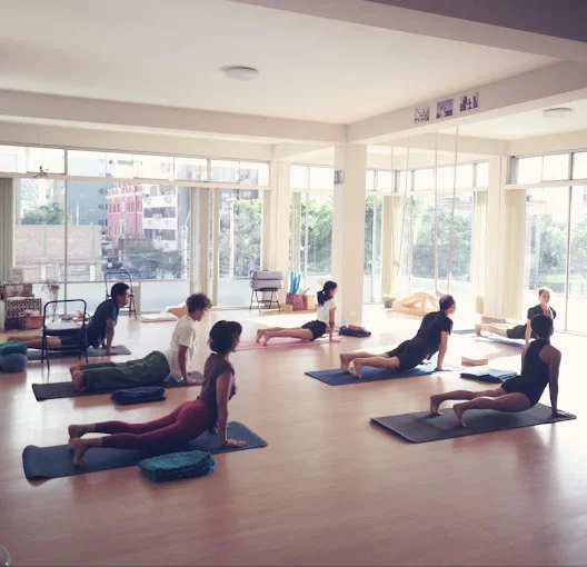 Samadhi Yoga Iyengar Perú 