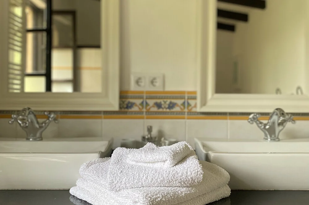 Essence Yoga Retreats 