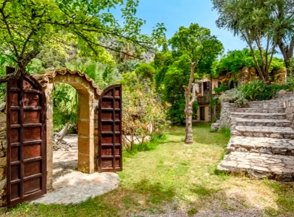 Essence Yoga Retreats Spain