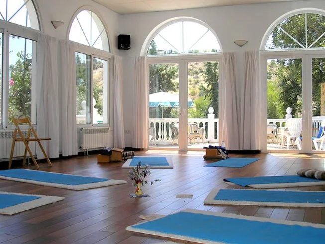 Julias Yogawelt Spain