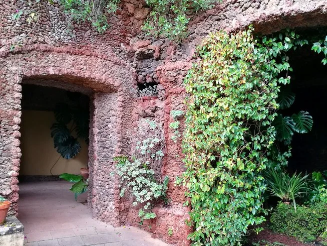  Teror
