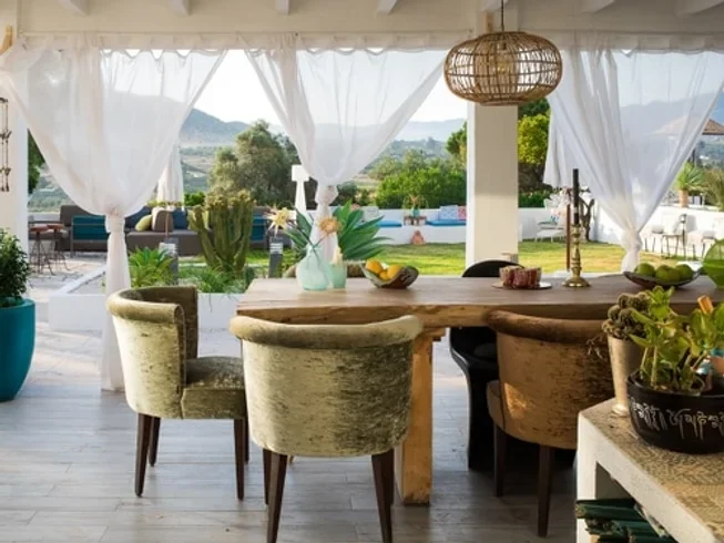 OXYO Retreats 