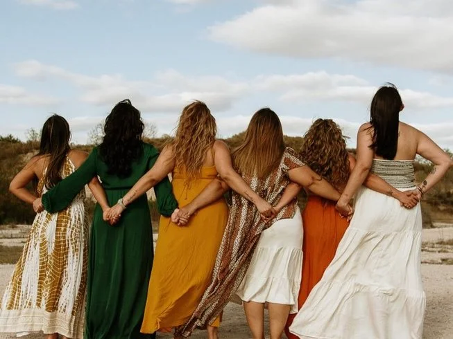 Tree Living Yoga Teacher Trainings & Retreats 