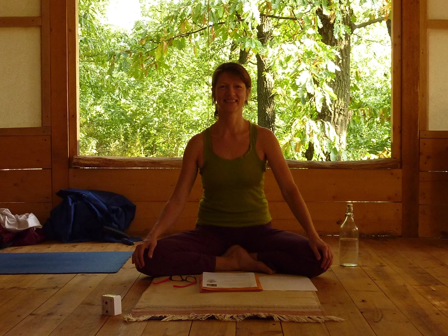Dvipada Studio Ashtanga Yoga & Thai Massage Germany