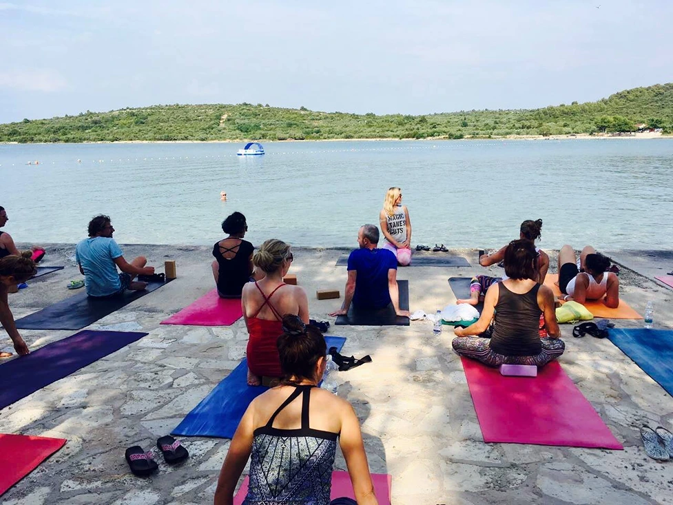 Glow Yoga Cologne Junkersdorf 