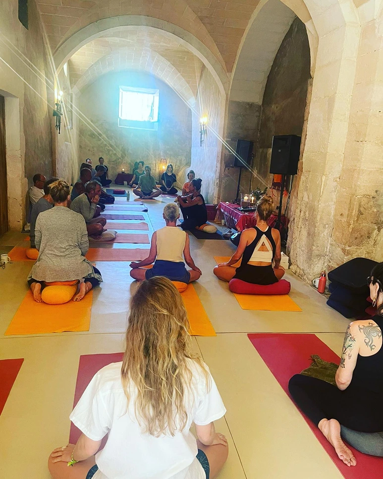 Yup - Yoga Und Präsenzschule Cologne