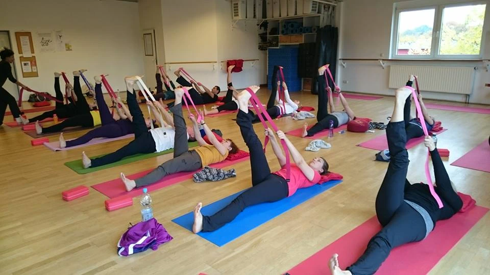 Santi Yoga & Pilates 