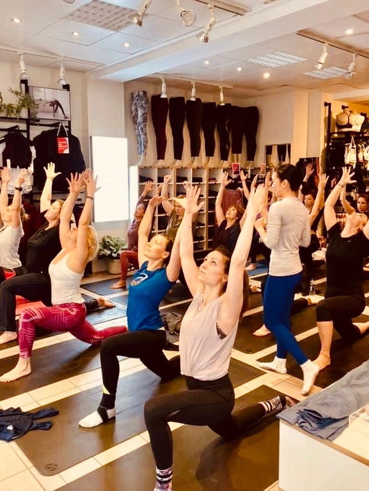 Business Yoga Mit Loan Von Der Yoga Homebase In Düsseldorf Germany