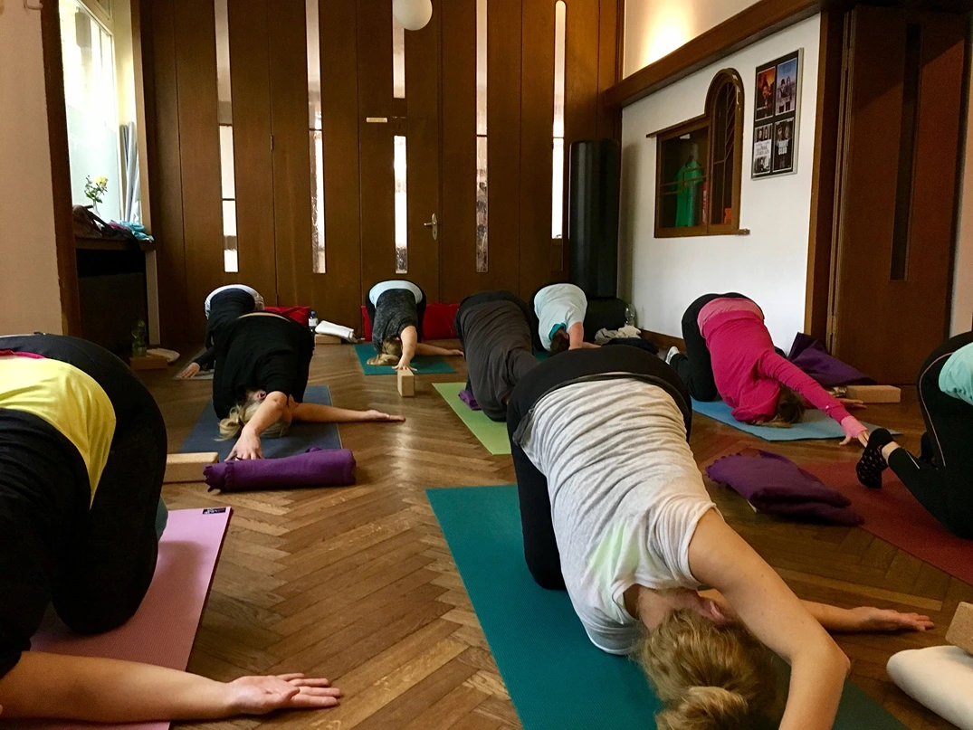 Jules Yoga 